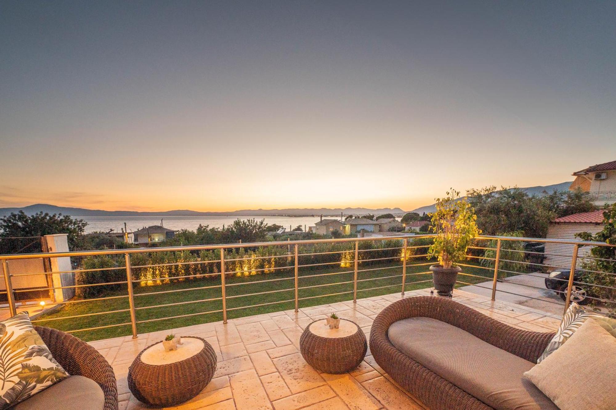 Вілла Thea Seaview Luxury Living Каламата Екстер'єр фото