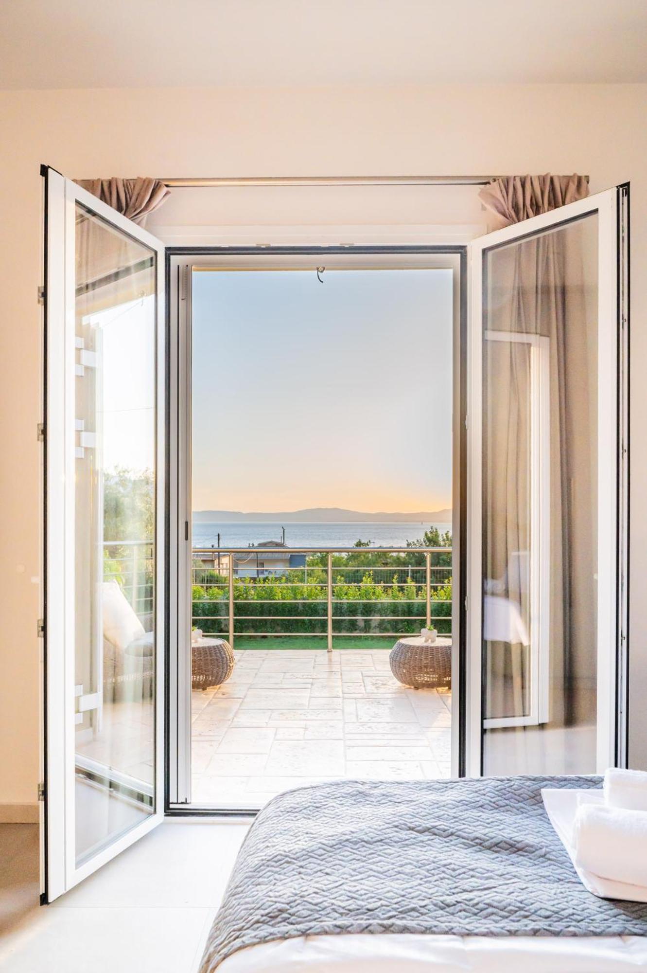 Вілла Thea Seaview Luxury Living Каламата Екстер'єр фото
