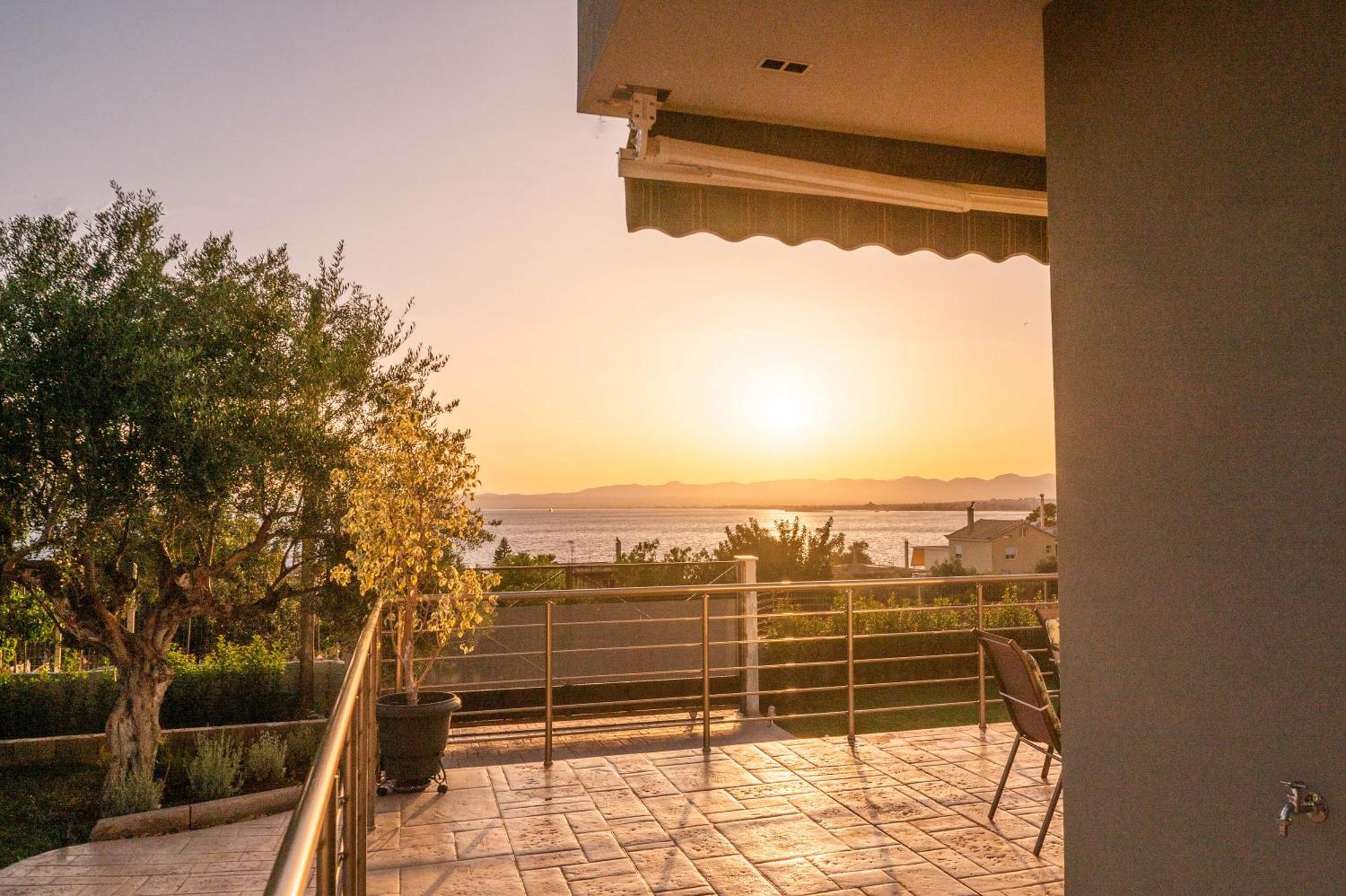 Вілла Thea Seaview Luxury Living Каламата Екстер'єр фото